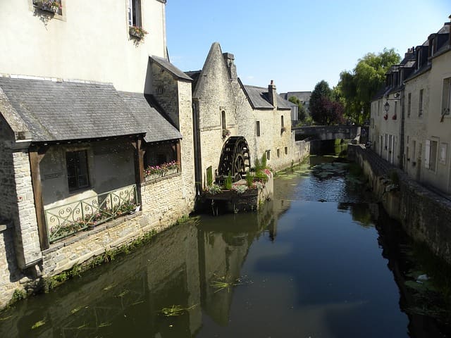 Bayeux City Walking Tour and Tapestry Museum