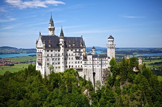 Day Trip from Munich to Bavarian villages, Neuschwanstein Castle and Ettal Monastery